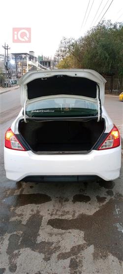 نيسان فيرسا